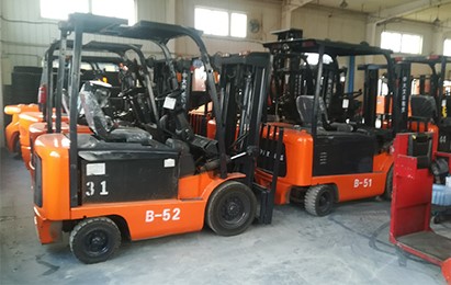 叉車維修.jpg 叉車維修.jpg